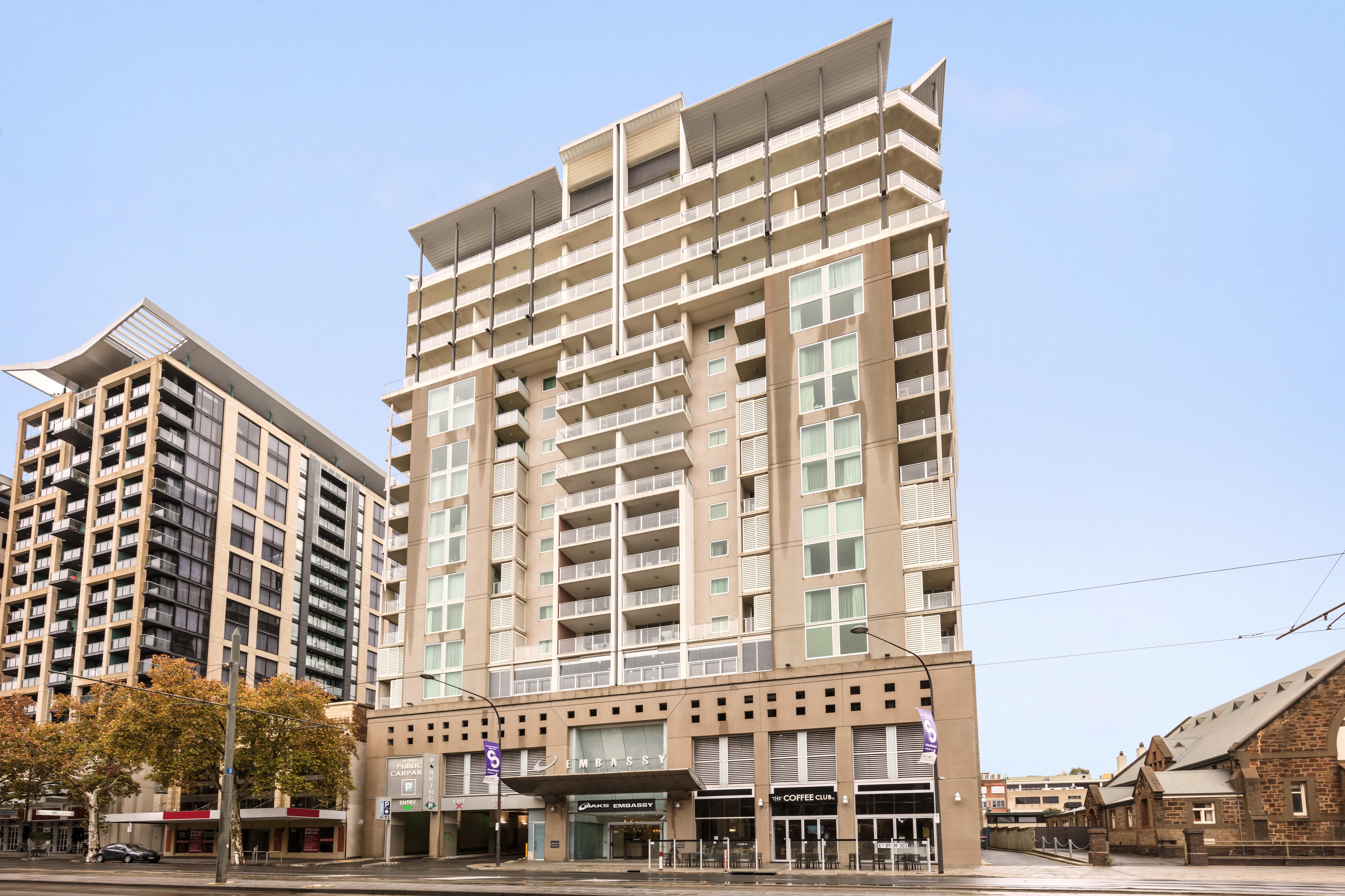 Oaks Adelaide Embassy Suites Exterior photo