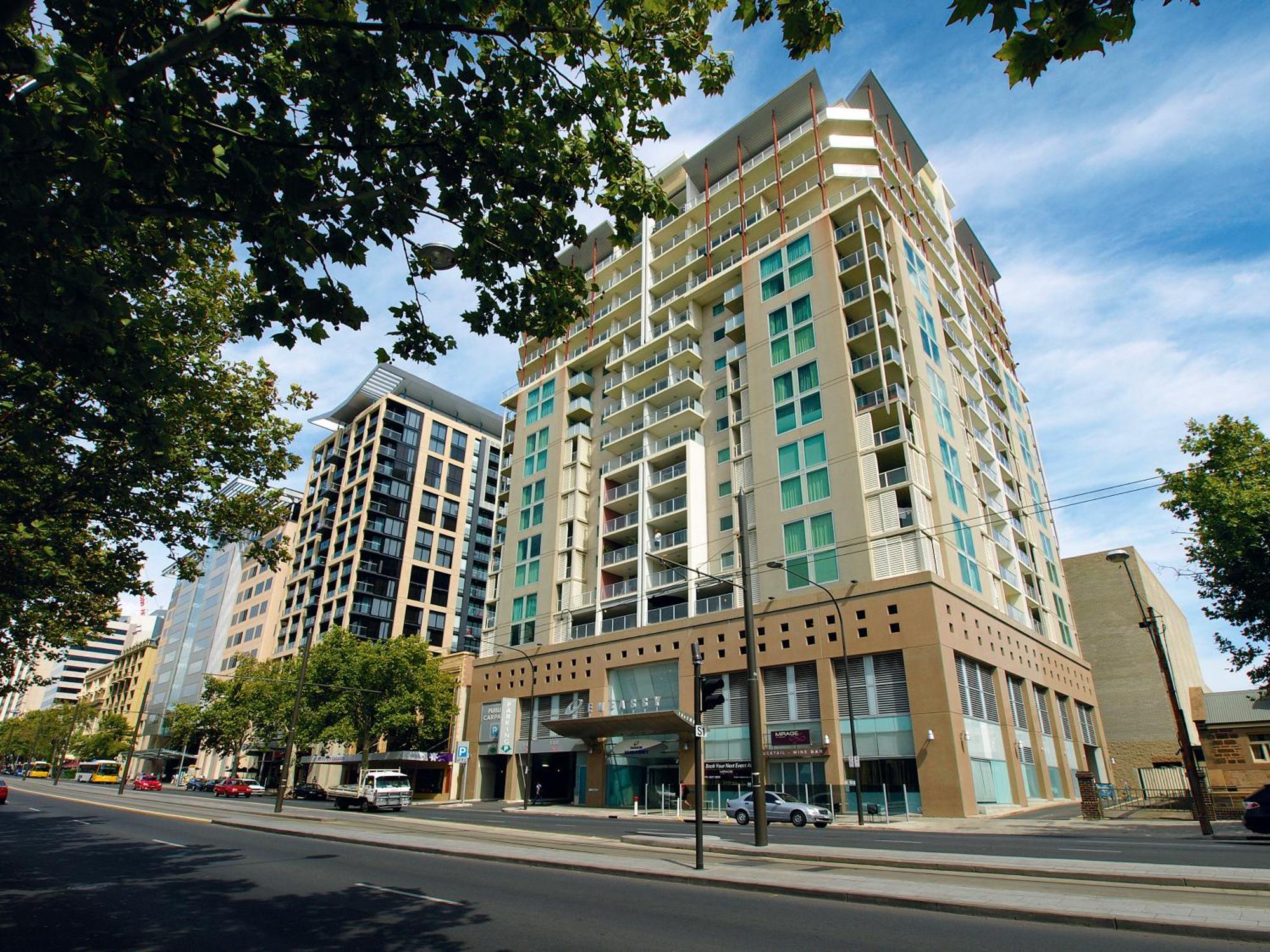 Oaks Adelaide Embassy Suites Exterior photo